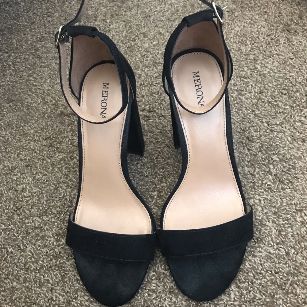 Black wedge heel